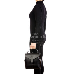 CAMY : ladies bag / backpack, rigid saffiano leather, color : BLACK, Made in Italy.