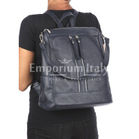 Женская сумка-рюкзак MONTE STREGA из натуральной кованой кожи, цвет ТЕМНО-СИНИЙ, CHIAROSCURO, производство Италия.